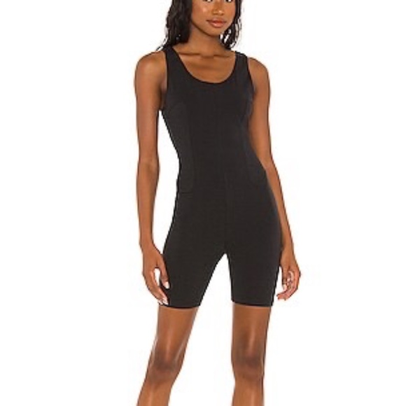 Nike Icon Clash One Piece Bodysuit Womens Size Large Black Short Jumpsuit CZ9326 - Picture 1 of 7